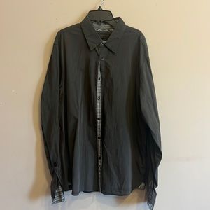 Guess long sleeve button down! Non smoker very clean !